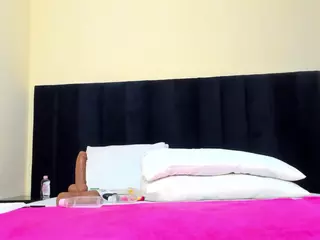 Cutie-bootie's Live Sex Cam Show