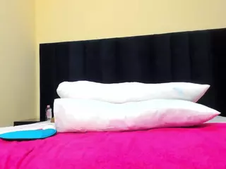 Cutie-bootie's Live Sex Cam Show