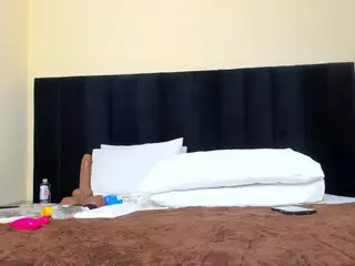 Cutie-bootie's Live Sex Cam Show