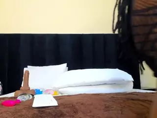 Cutie-bootie's Live Sex Cam Show