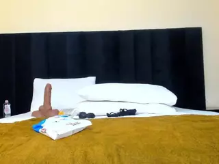 Cutie-bootie's Live Sex Cam Show
