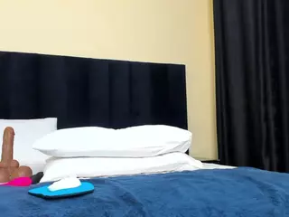 Cutie-bootie's Live Sex Cam Show