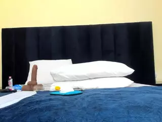 Cutie-bootie's Live Sex Cam Show