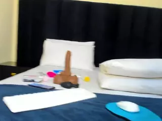 Cutie-bootie's Live Sex Cam Show