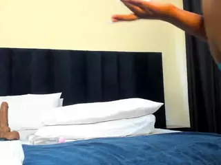 Cutie-bootie's Live Sex Cam Show
