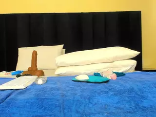 Cutie-bootie's Live Sex Cam Show