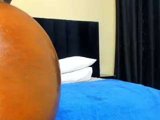 Cutie-bootie's Live Sex Cam Show