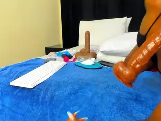 Cutie-bootie's Live Sex Cam Show