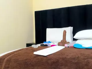 Cutie-bootie's Live Sex Cam Show