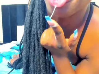 Cutie-bootie's Live Sex Cam Show