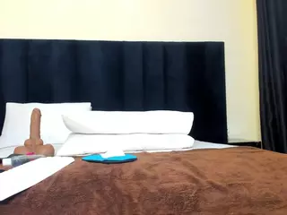 Cutie-bootie's Live Sex Cam Show