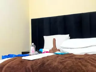 Cutie-bootie's Live Sex Cam Show