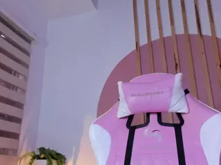 luana-adans's Live Sex Cam Show