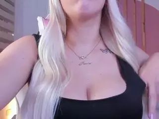 luana-adans's Live Sex Cam Show