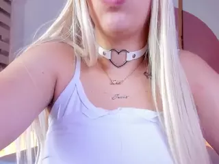luana-adans's Live Sex Cam Show