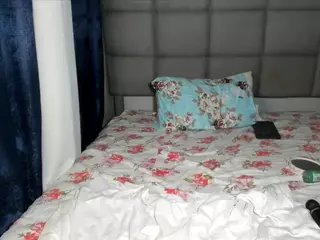 suhailasuu's Live Sex Cam Show