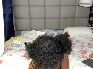 suhailasuu's Live Sex Cam Show