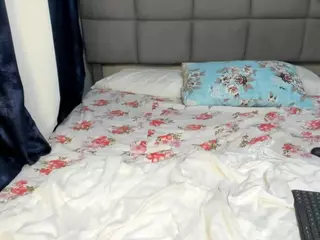 suhailasuu's Live Sex Cam Show