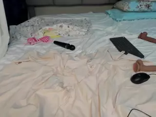 suhailasuu's Live Sex Cam Show
