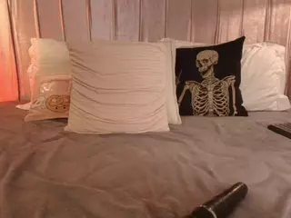 Ely-Maldox's Live Sex Cam Show