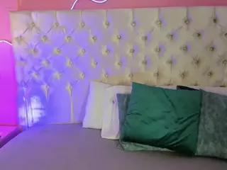 Ely-Maldox's Live Sex Cam Show