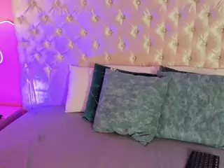 Ely-Maldox's Live Sex Cam Show