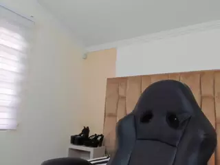 NaughtyKittenm's Live Sex Cam Show