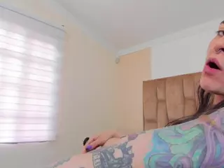 NaughtyKittenm's Live Sex Cam Show