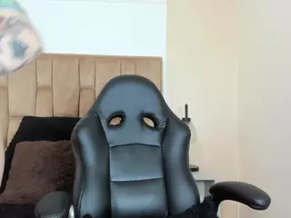 NaughtyKittenm's Live Sex Cam Show