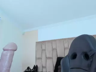 NaughtyKittenm's Live Sex Cam Show
