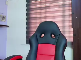 NaughtyKittenm's Live Sex Cam Show
