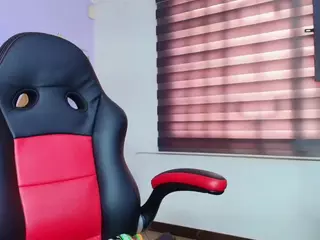NaughtyKittenm's Live Sex Cam Show
