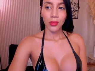 CharlotteCox's Live Sex Cam Show