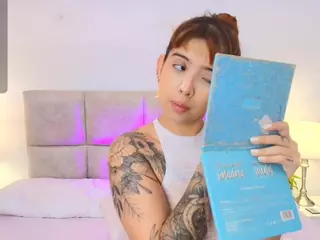 MarianneFox's Live Sex Cam Show