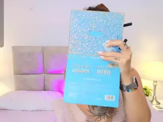 MarianneFox's Live Sex Cam Show