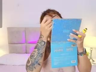 MarianneFox's Live Sex Cam Show