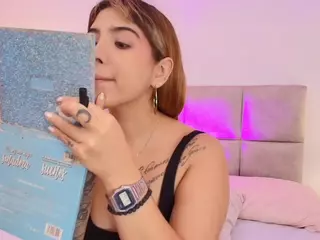 MarianneFox's Live Sex Cam Show