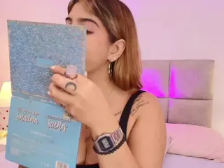MarianneFox's Live Sex Cam Show