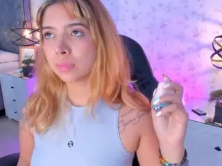 MarianneFox's Live Sex Cam Show