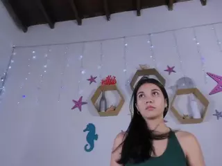 Emily-Parrker's Live Sex Cam Show