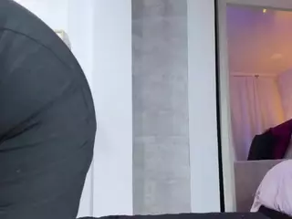 MEGAN-DIAMOND's Live Sex Cam Show