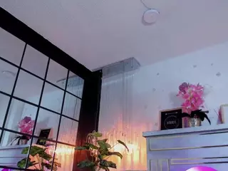 MEGAN-DIAMOND's Live Sex Cam Show