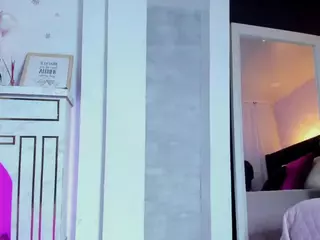 MEGAN-DIAMOND's Live Sex Cam Show