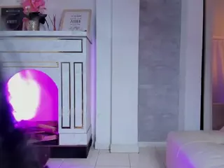 MEGAN-DIAMOND's Live Sex Cam Show