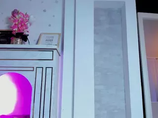 MEGAN-DIAMOND's Live Sex Cam Show