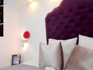 lucianaportec's Live Sex Cam Show