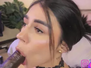 Innanaa's Live Sex Cam Show