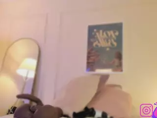Innanaa's Live Sex Cam Show