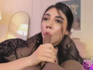 Innanaa's Live Sex Cam Show
