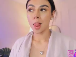 Innanaa's Live Sex Cam Show